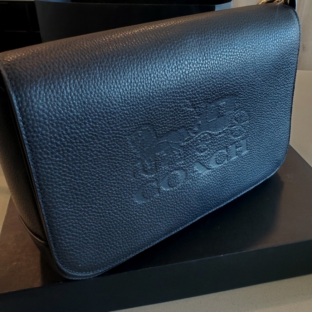 Leather messenger bag